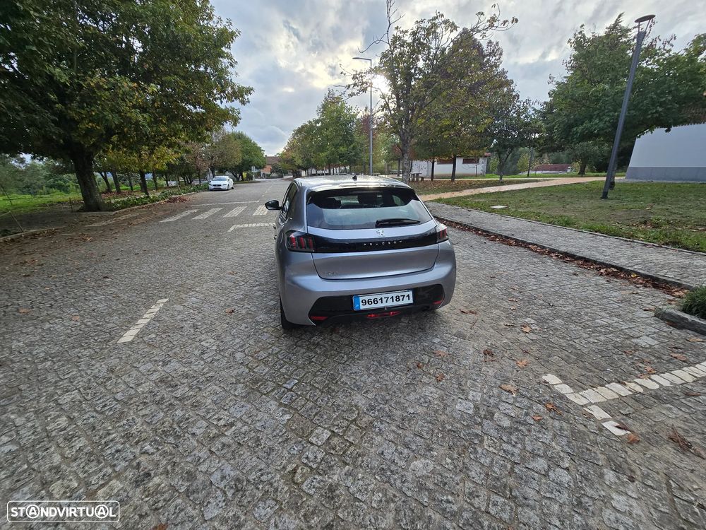 Peugeot 208 PureTech 100 Allure - 26