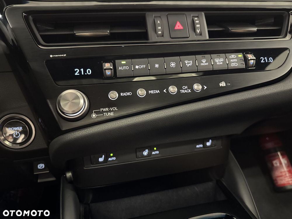 Lexus ES 300h Business Edition - 21