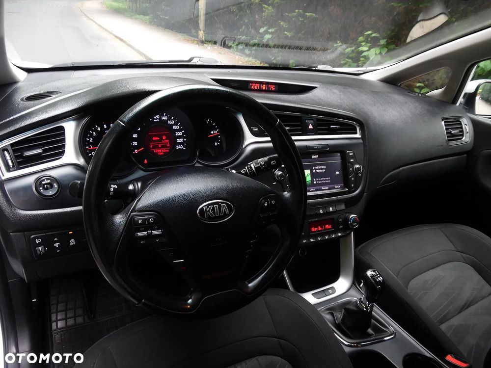 Kia Ceed - 24