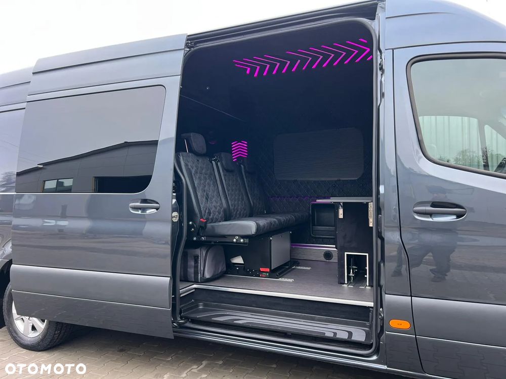 Mercedes-Benz Sprinter - 25