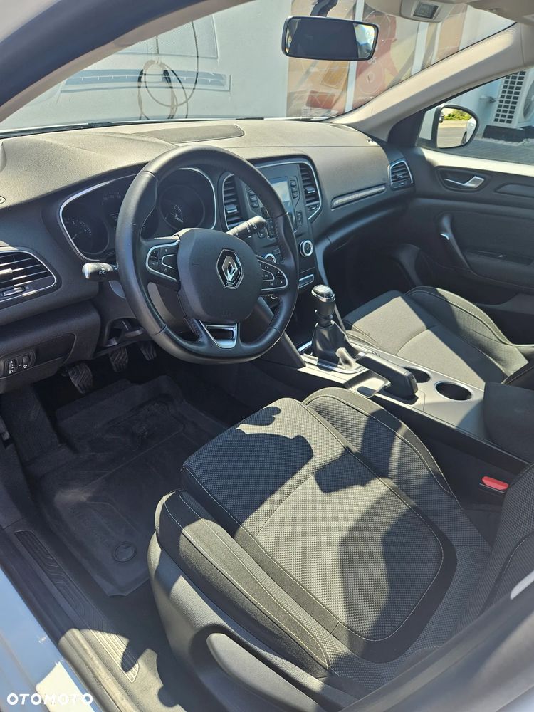 Renault Megane 1.5 Blue dCi Business - 8