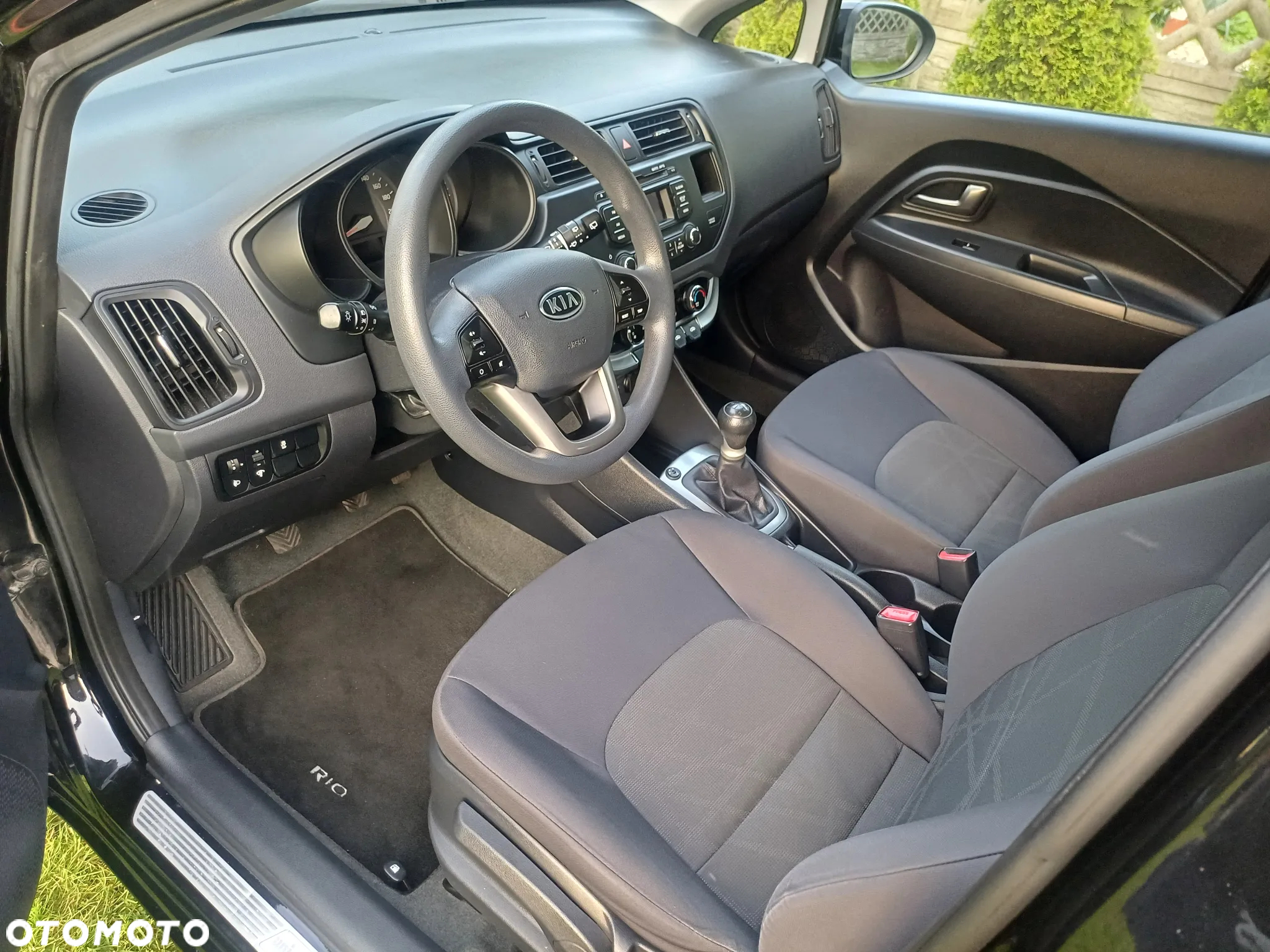 Kia Rio 1.2 Fifa World Cup Edition - 13