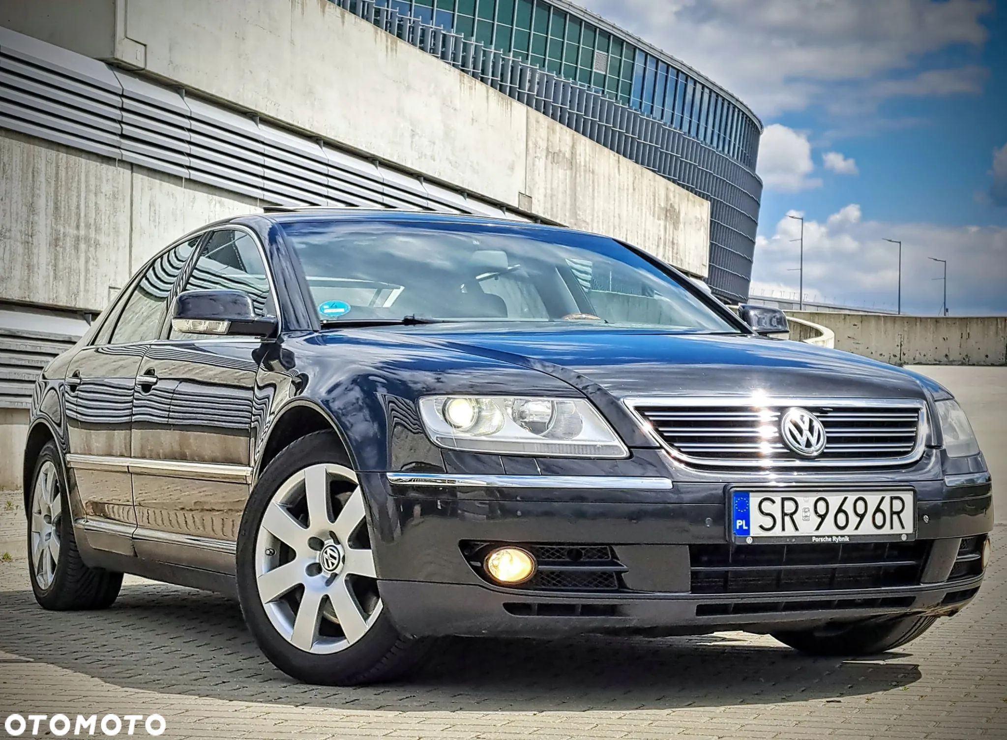 Volkswagen Phaeton - 1