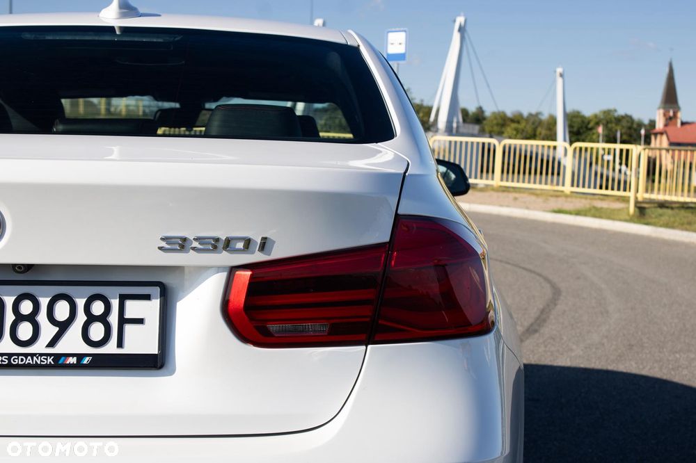 BMW Seria 3 330i GPF xDrive M Sport - 17