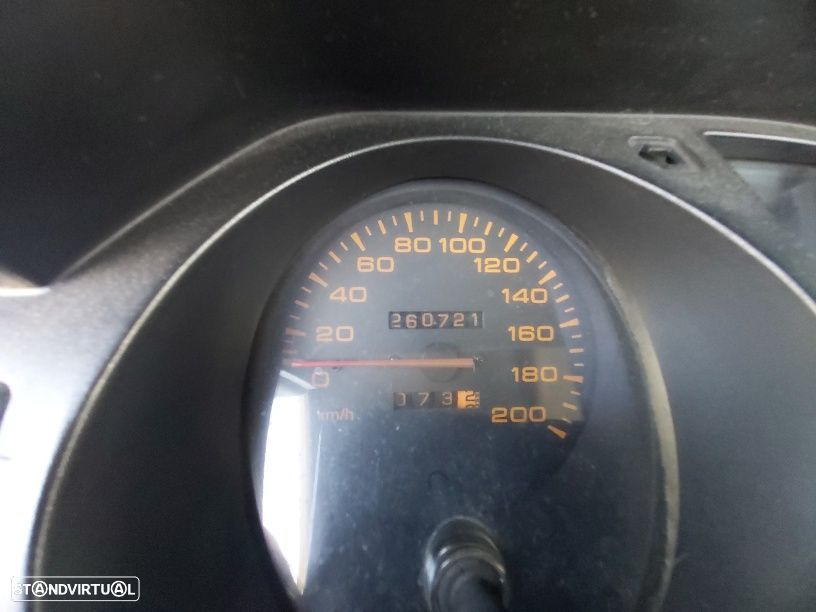 Mitsubishi Pajero 2.5 TDi GLX - 11
