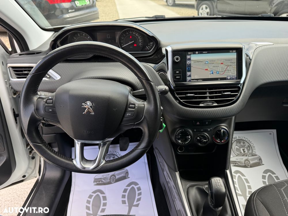 Peugeot 2008 PureTech 130 GPF Stop&Start Signature - 16