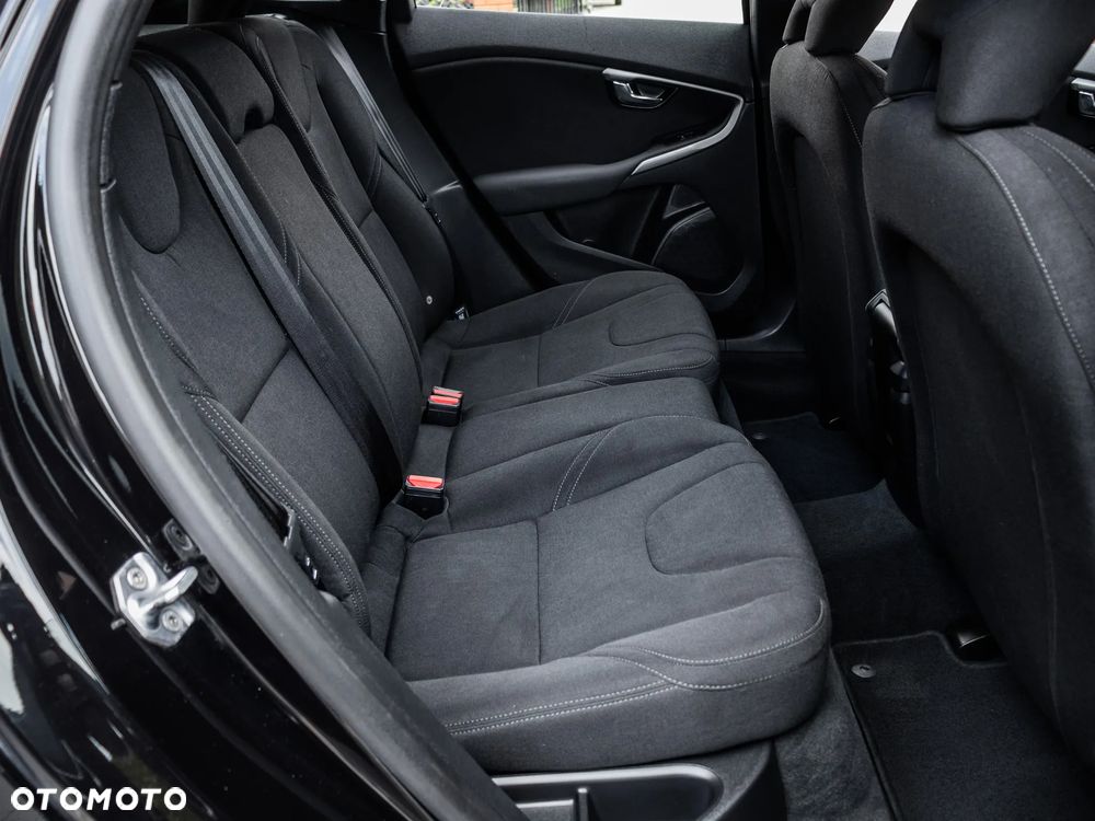 Volvo V40 T2 Drive-E Momentum - 16