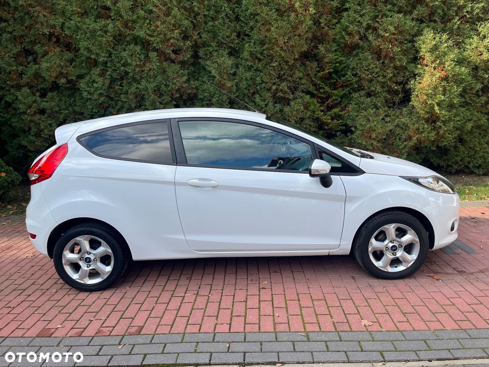 Ford Fiesta 2009 photo 2