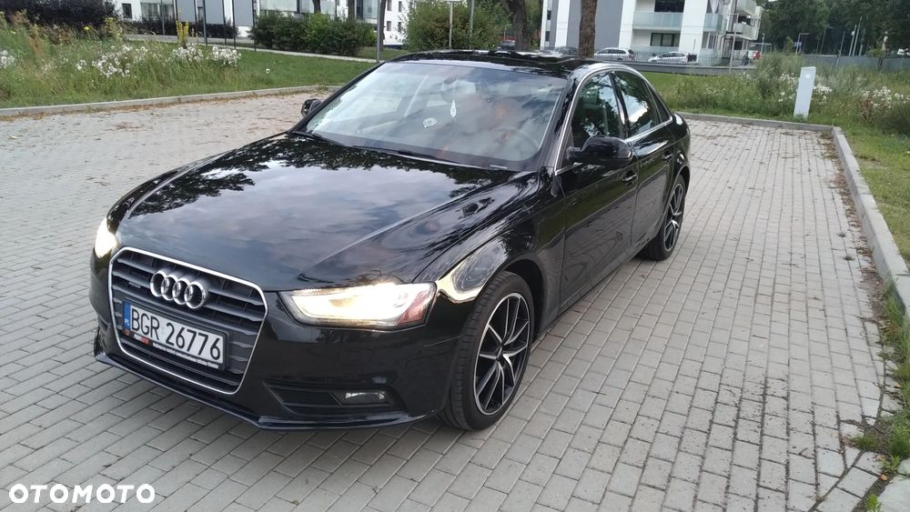 Audi A4 Limousine - 1