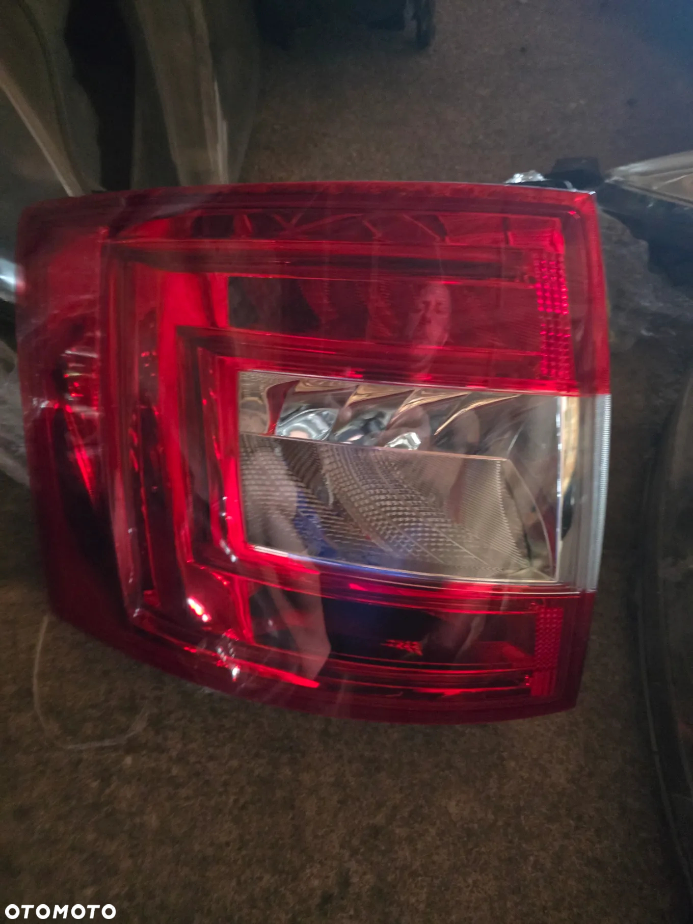 Lampa lewy tył skoda octavia III kombi 5E9945095A - 2