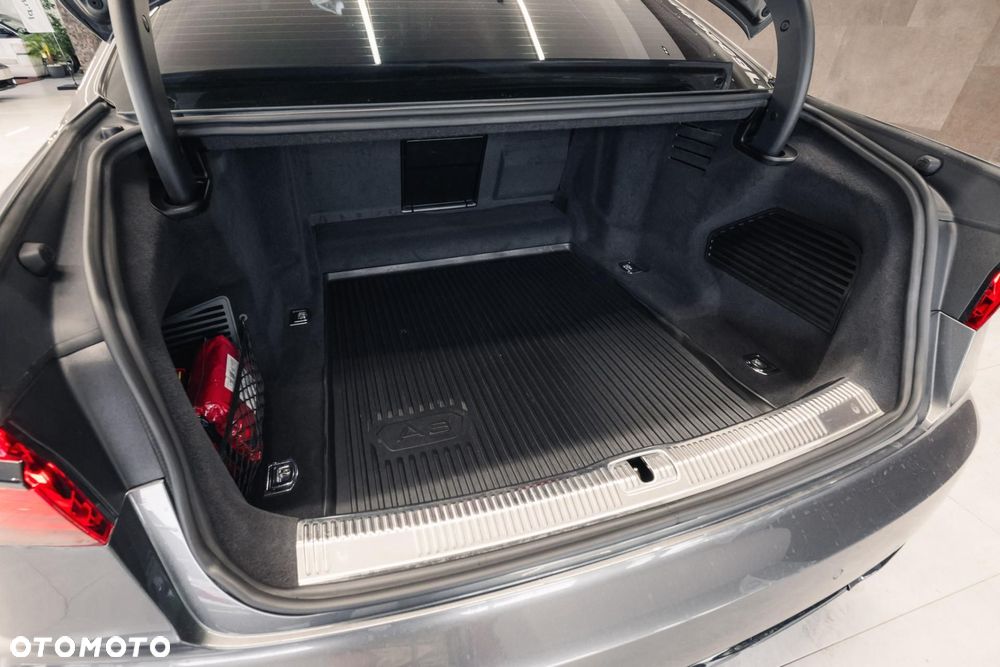 Audi S8 - 39