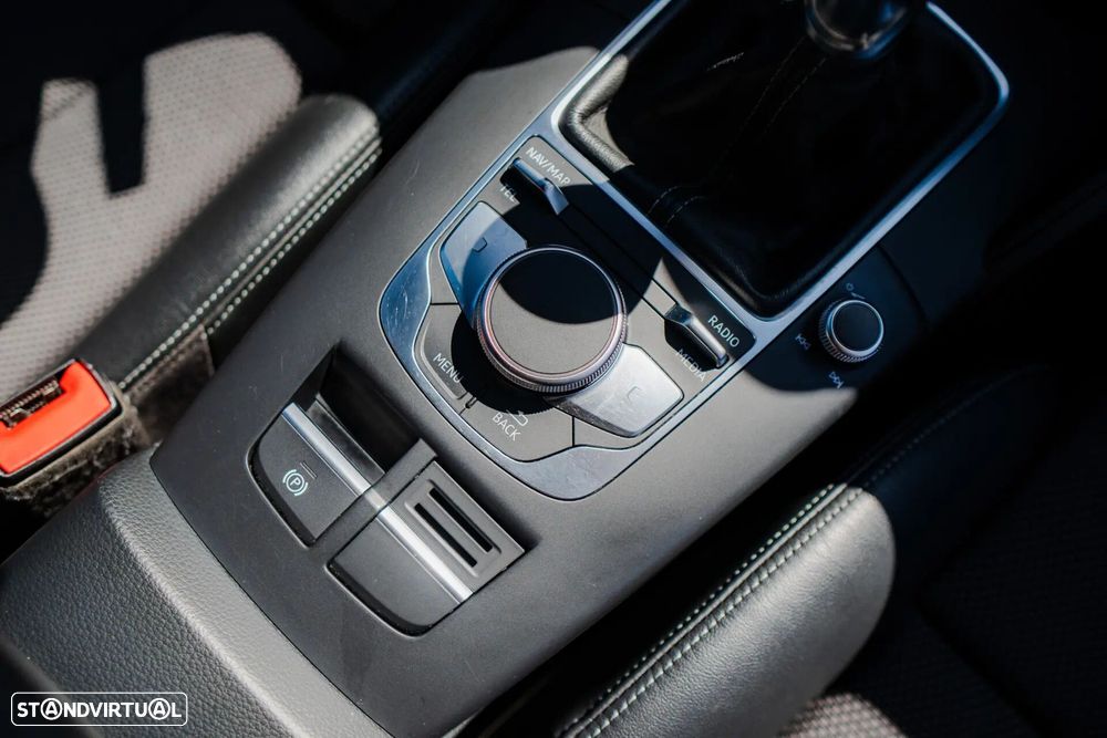 Audi A3 Limousine 1.6 TDI S-line - 18