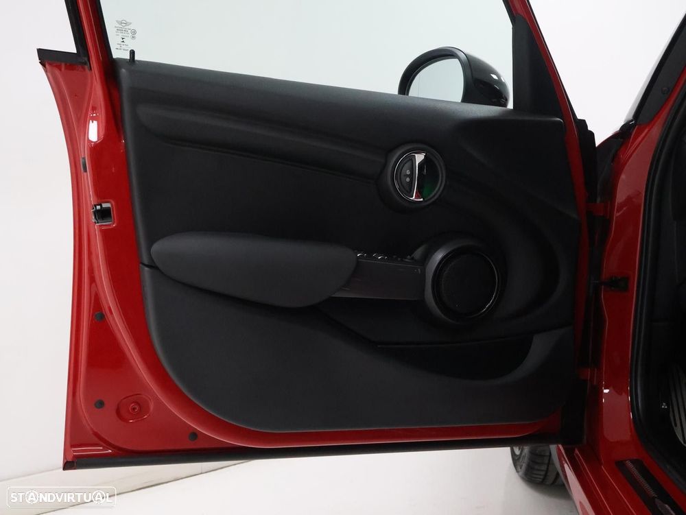 MINI 5 Portas Cooper Auto - 11