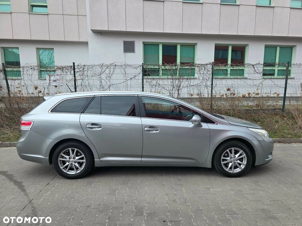 Toyota Avensis Touring Sports 1.8 Team Deutschland - 9