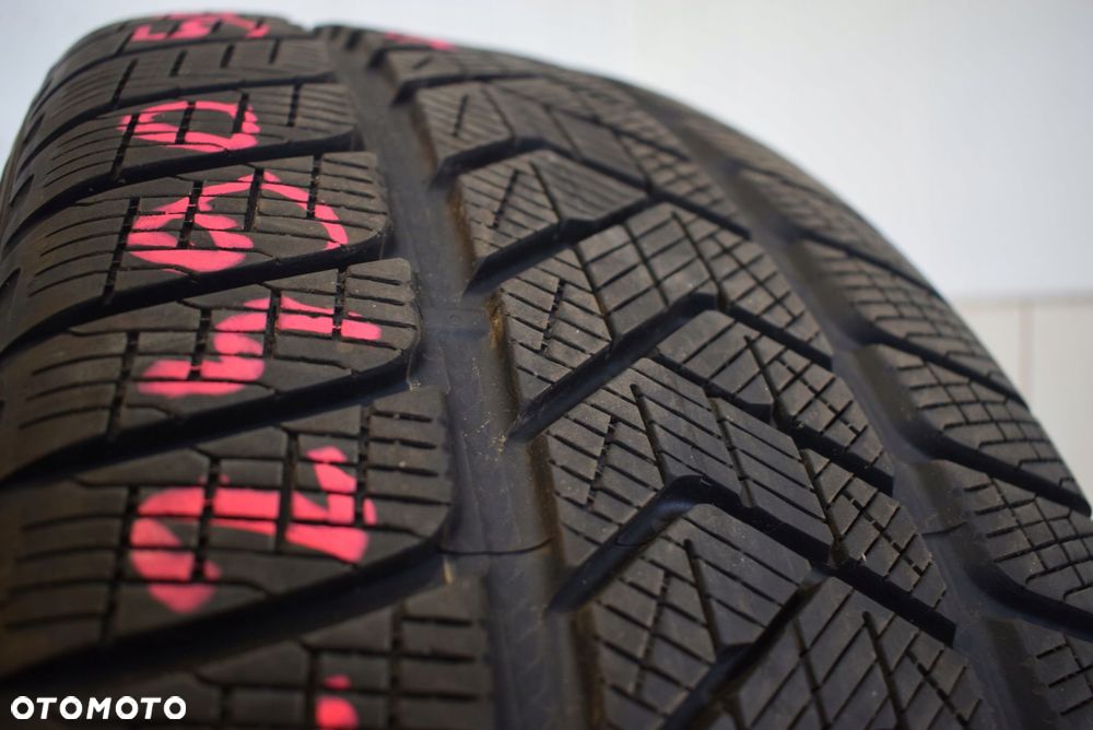 R20 255/50 Pirelli Scorpion Winter AO - 2