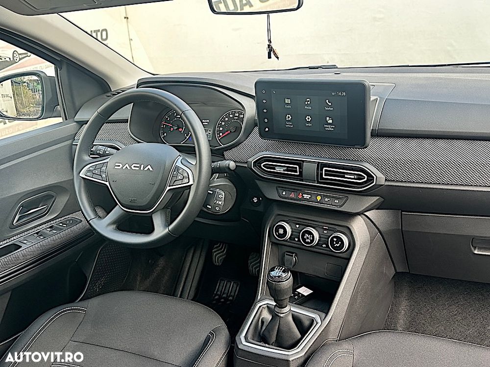 Dacia Logan TCe 90 MT6 Journey - 8