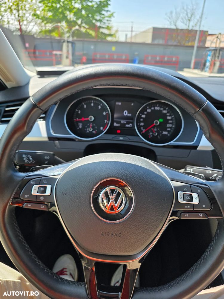 Volkswagen Passat 1.5 TSI ACT DSG Comfortline - 10