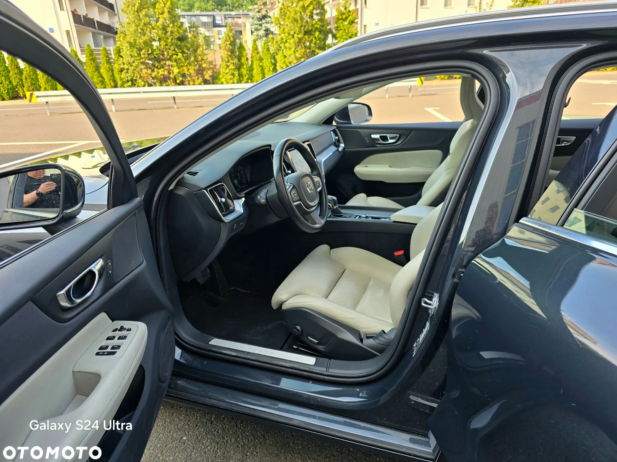 Volvo V60 T4 Momentum Pro - 13