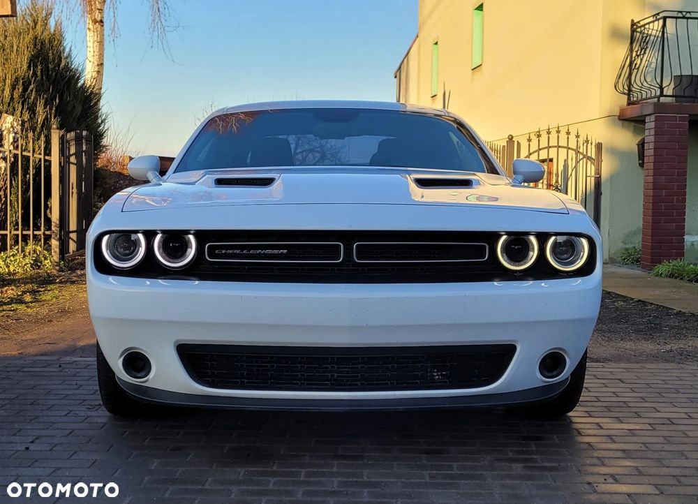 Dodge Challenger - 9