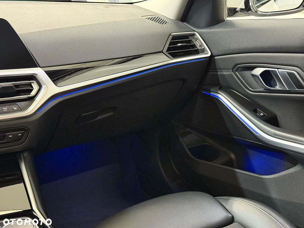BMW Seria 3 318d Sport Line Shadow - 8
