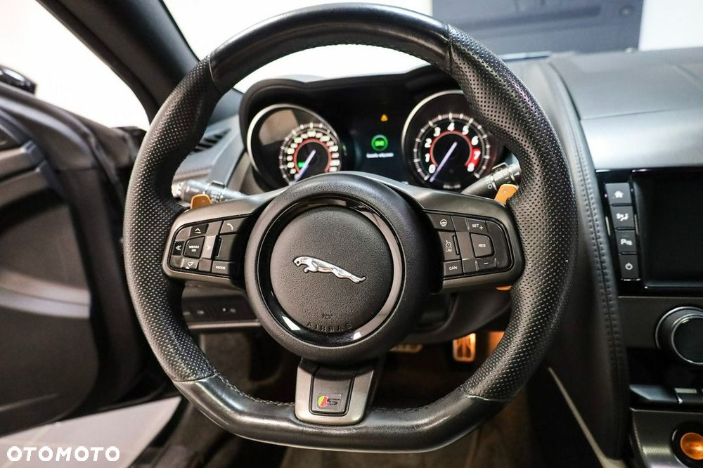 Jaguar F-Type - 15