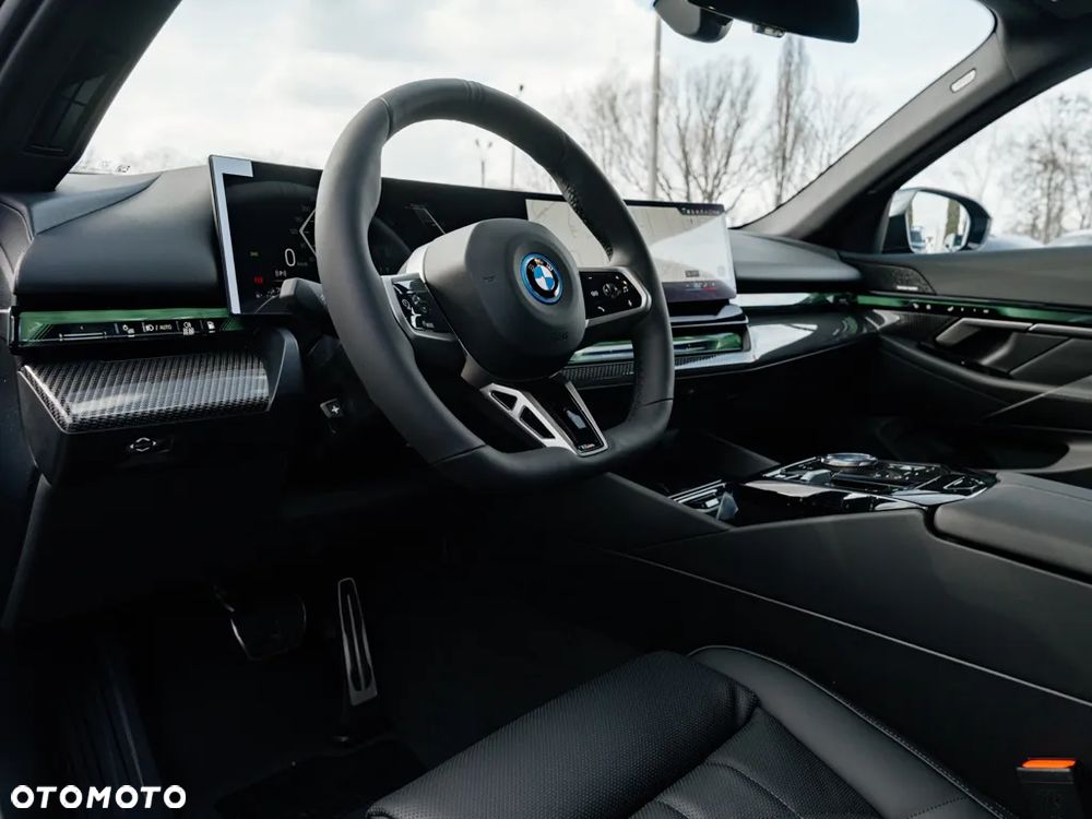 BMW Seria 5 530e PHEV - 5