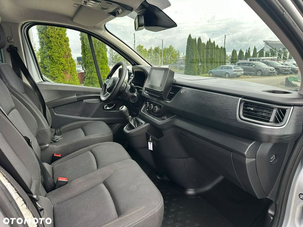 Renault Trafic - 16