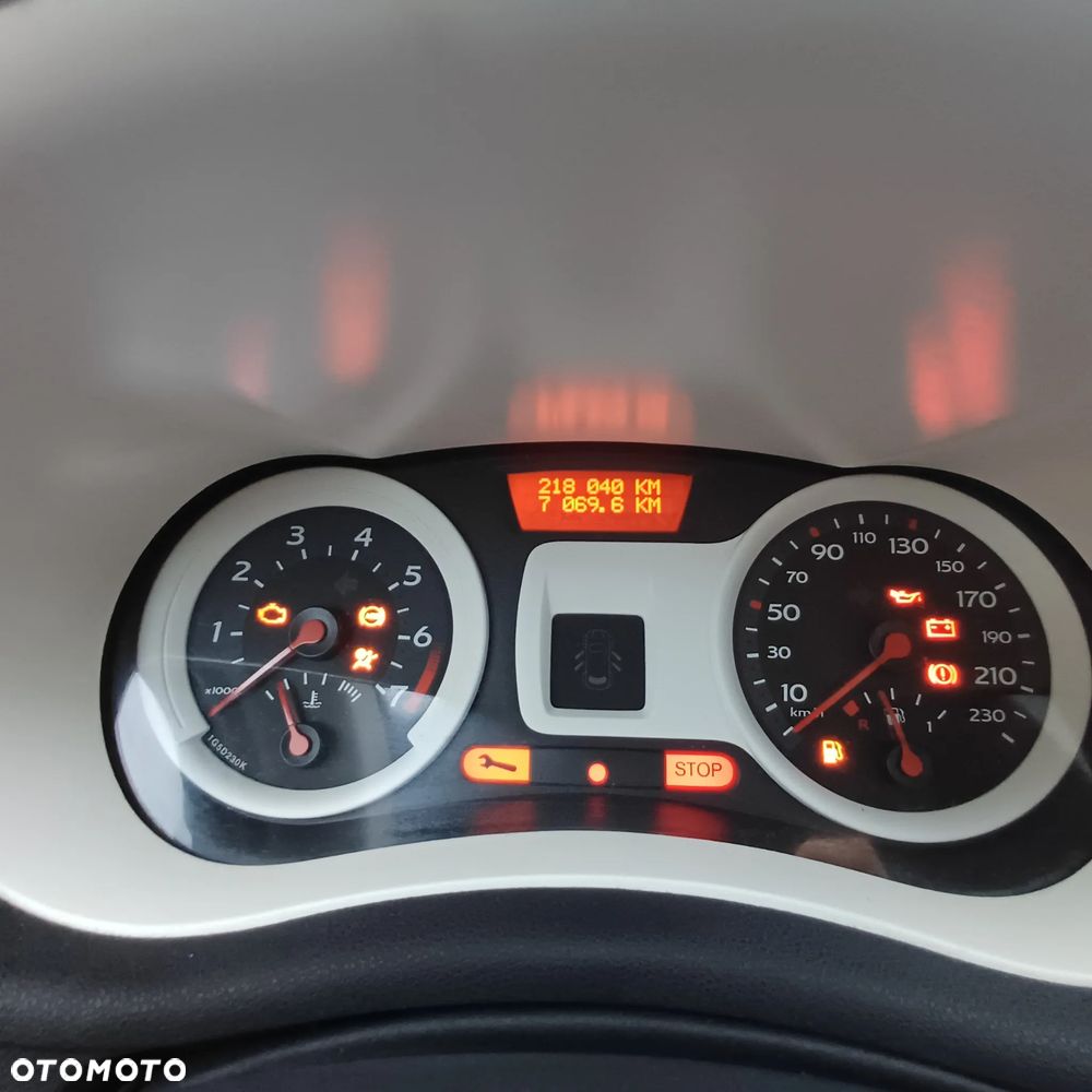 Renault Clio 1.6 16V Expression - 9