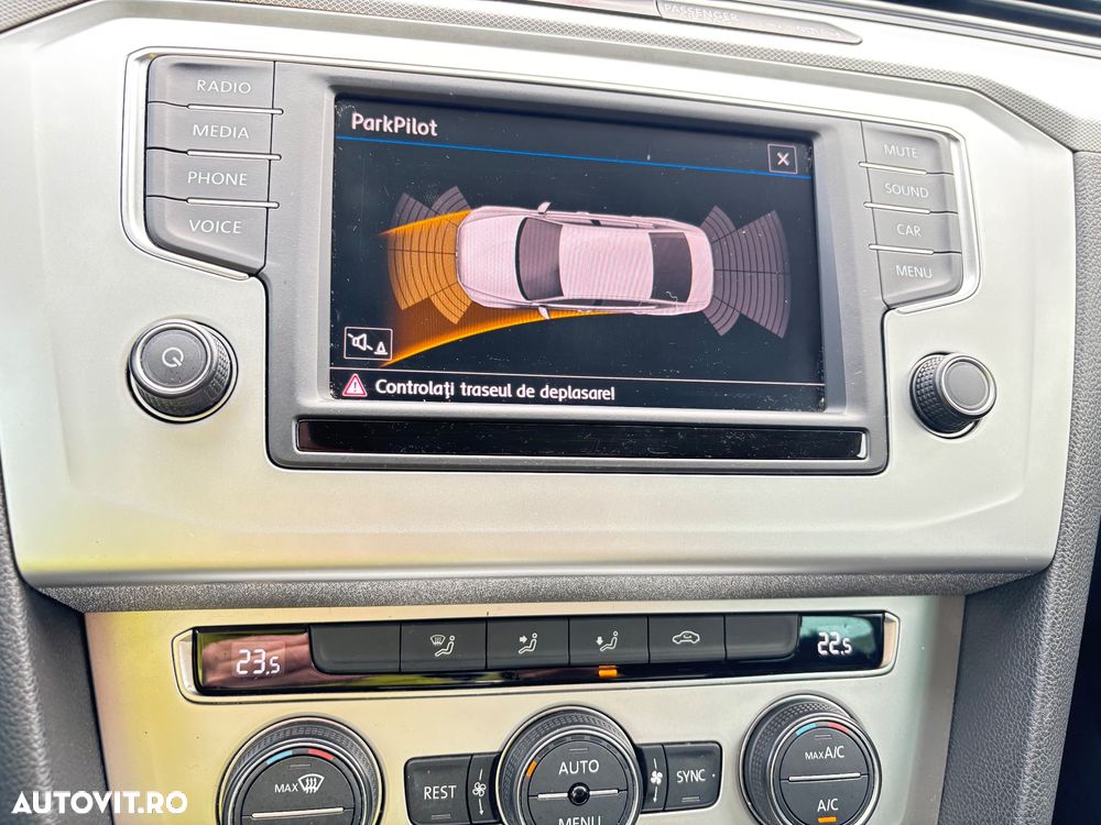 Volkswagen Passat 2.0 TDI DSG Highline - 20