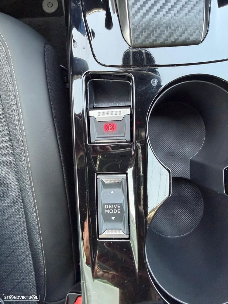 Peugeot 2008 1.2 Hybrid Allure e-DCS6 - 22