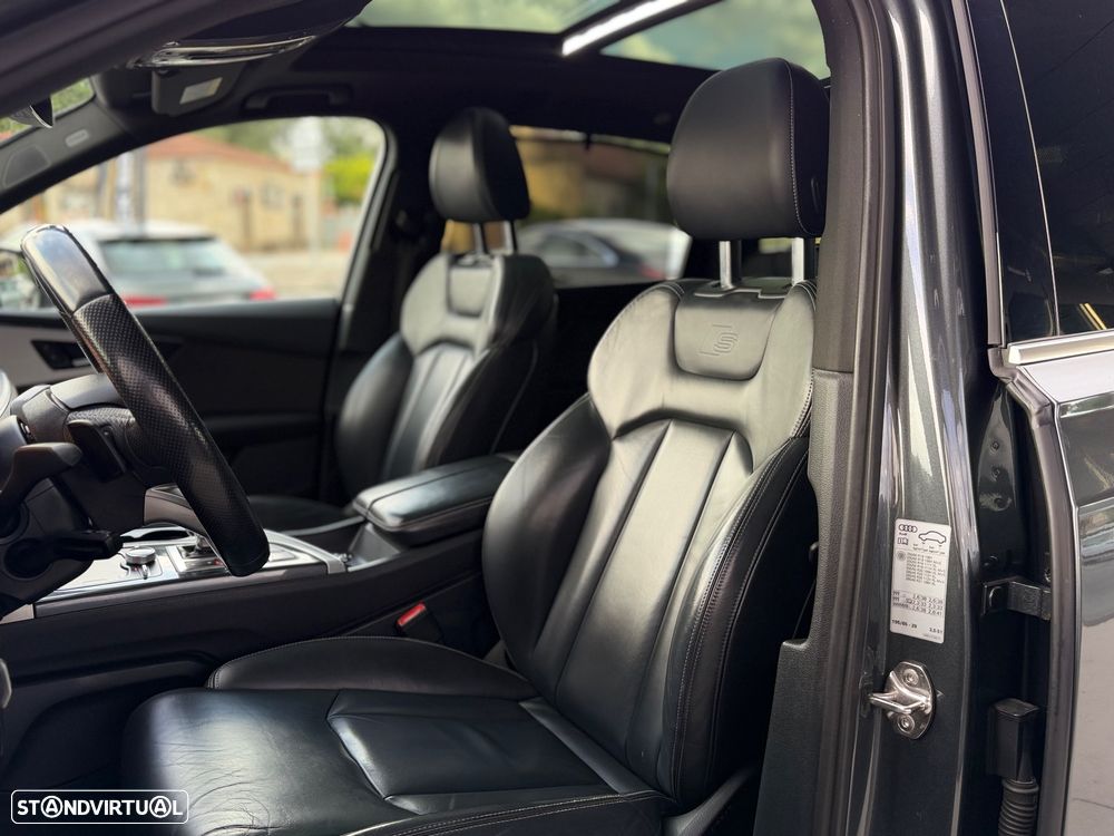 Audi Q7 3.0 TDI quattro tiptronic 7L - 32