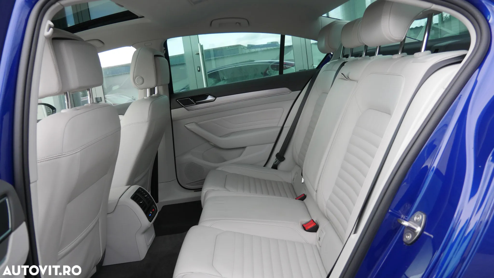 Volkswagen Passat - 18