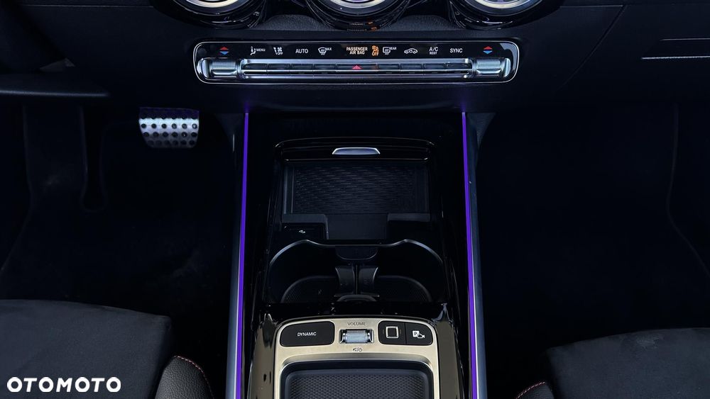 Mercedes-Benz GLB 200 d 4-Matic AMG Line 8G-DCT - 14