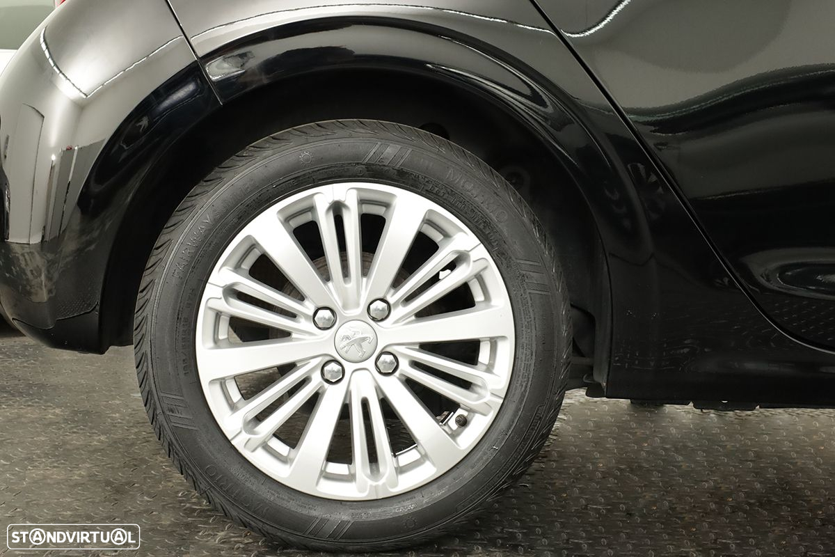 Peugeot 208 1.2 PureTech Signature - 5