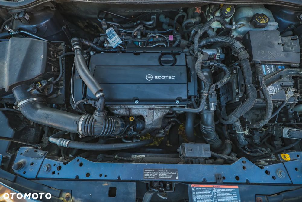 Opel Astra 1.6 T Cosmo - 29