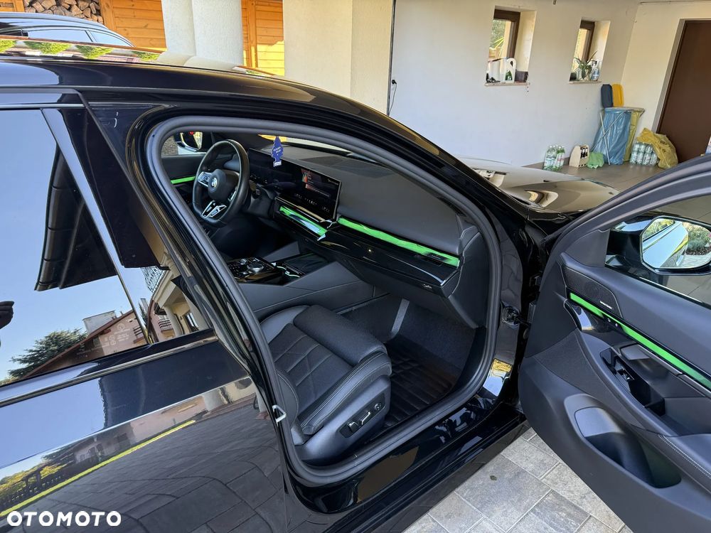 BMW Seria 5 520d xDrive mHEV M Sport - 12