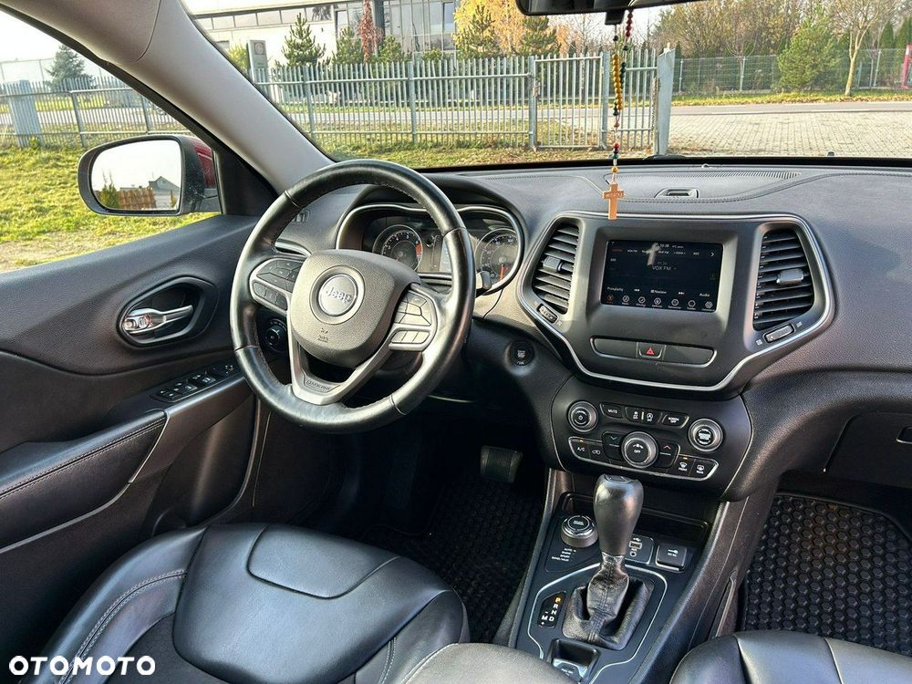 Jeep Cherokee - 11