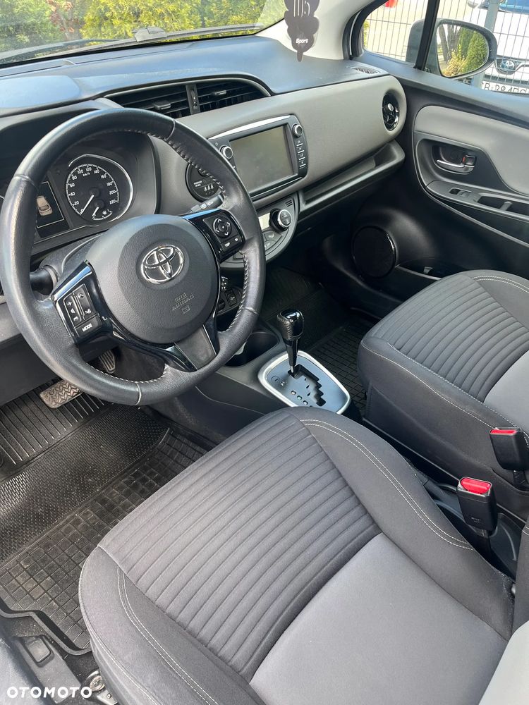 Toyota Yaris ver-hybrid-100-active-eu6 - 11