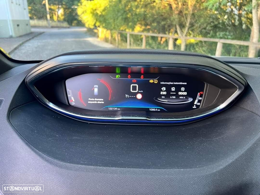 Peugeot 5008 1.2 PureTech GT Line - 24