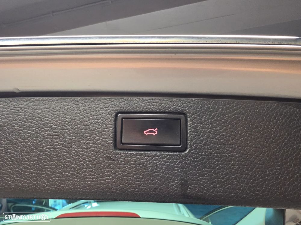 VW Passat Variant 2.0 TDi Highline DSG - 33