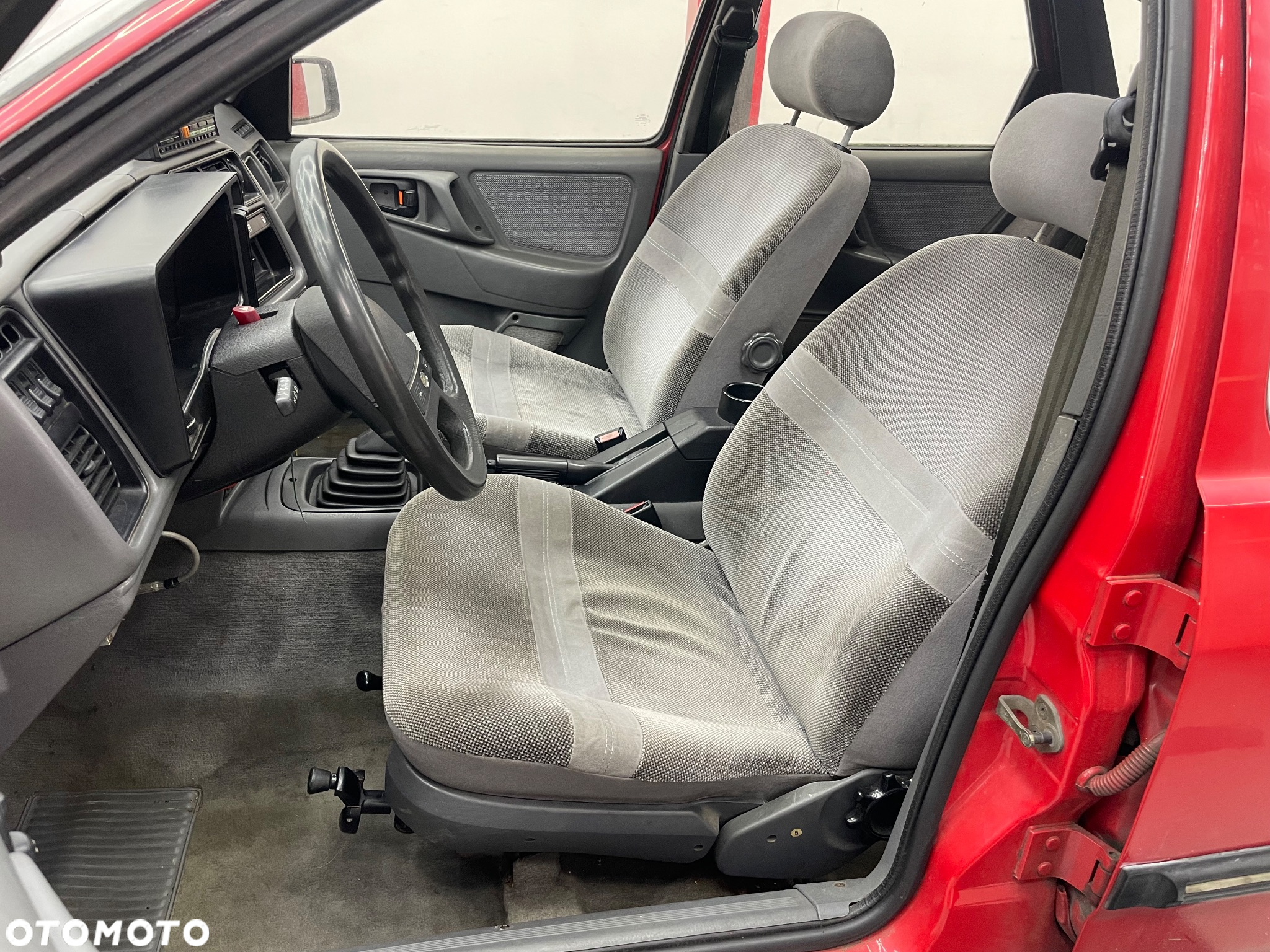 Ford Sierra 2.0 iS - 14