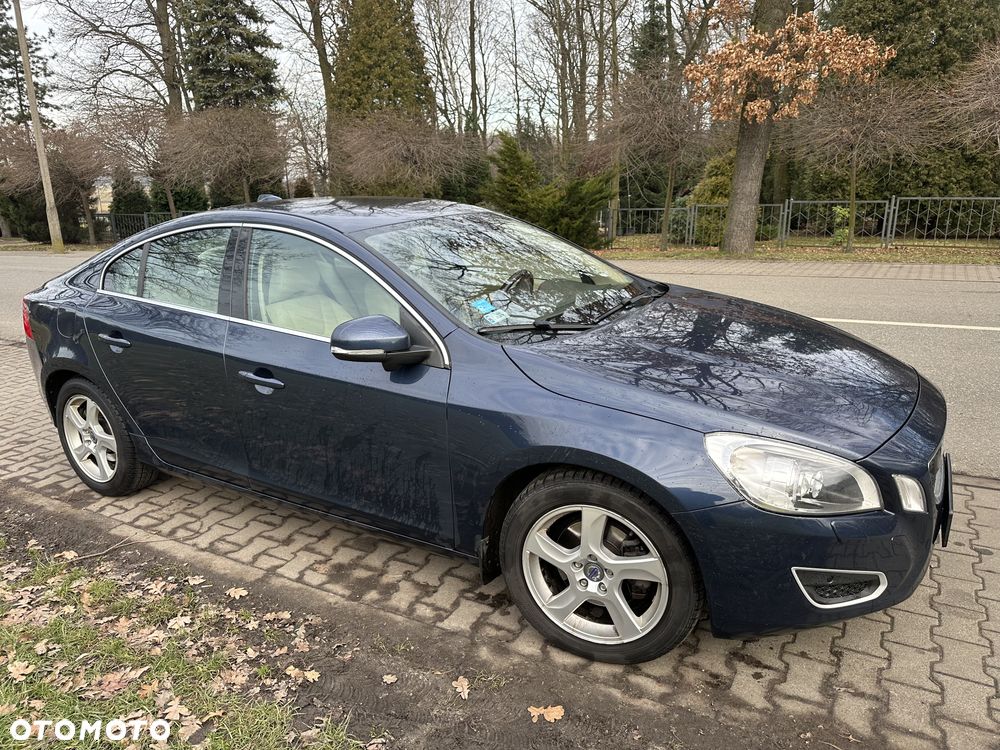Volvo S60 D3 Geartronic Momentum - 3
