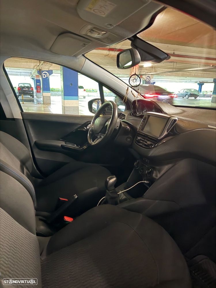 Peugeot 208 1.2 PureTech Style - 9