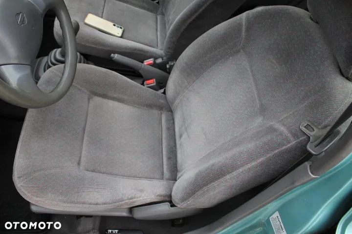 Nissan Micra - 34