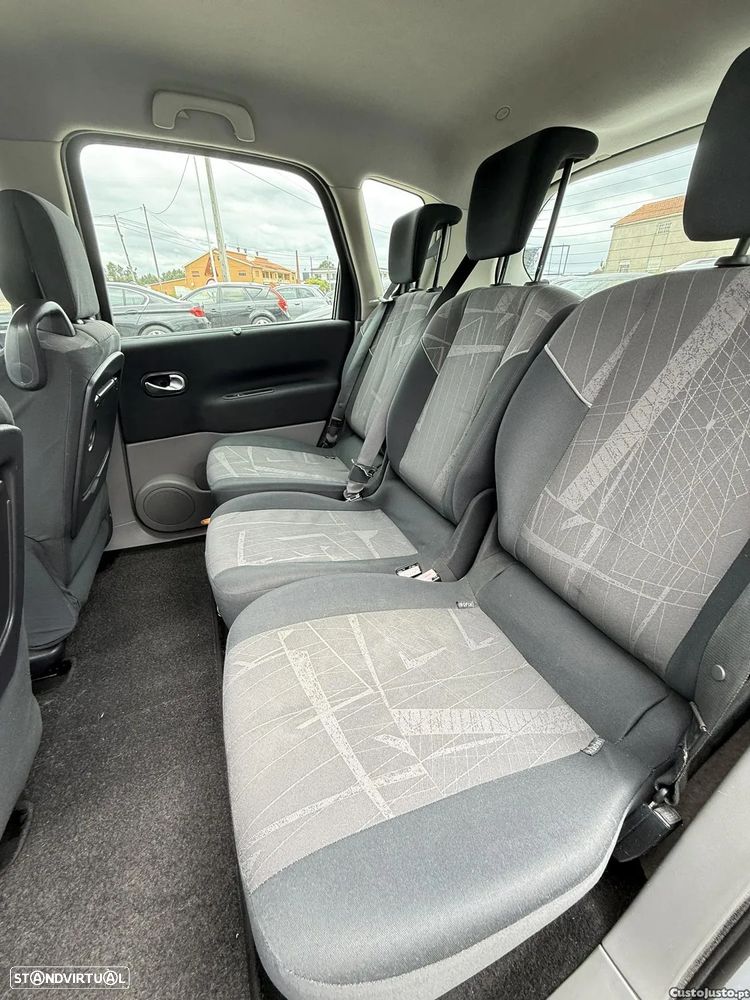 Renault Scénic 1.5 dCi Confort - 8