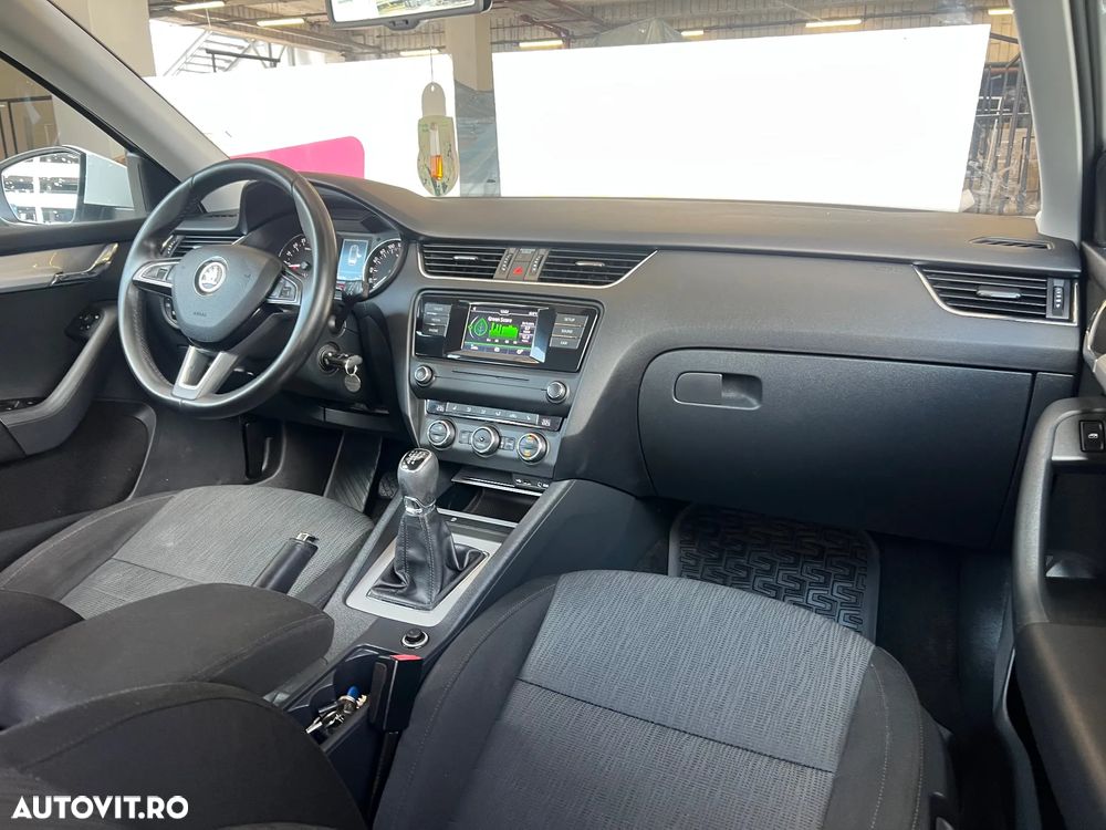 Skoda Octavia 1.6 TDI Ambition - 8
