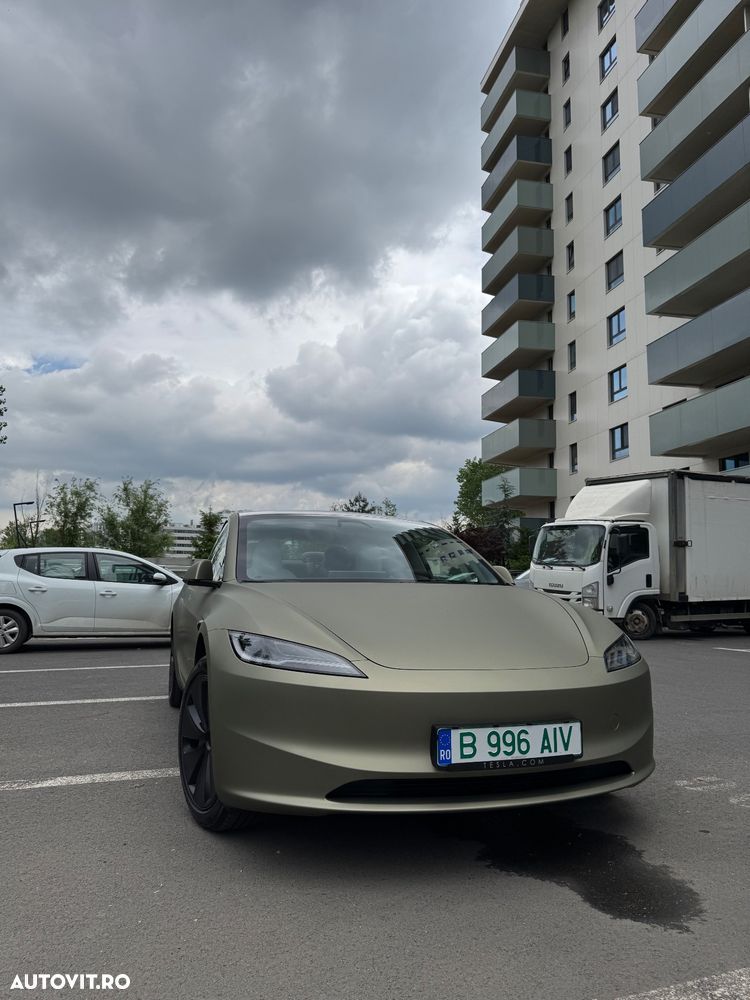 Tesla Model 3 - 8