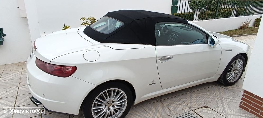 Alfa Romeo Spider 2.4 JTDM - 8