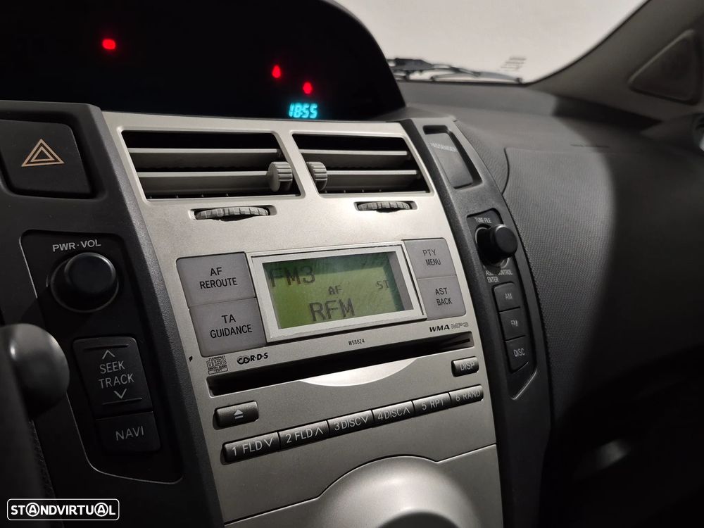 Toyota Yaris 1.4 D Sol HP VSC+TRC MMT - 14
