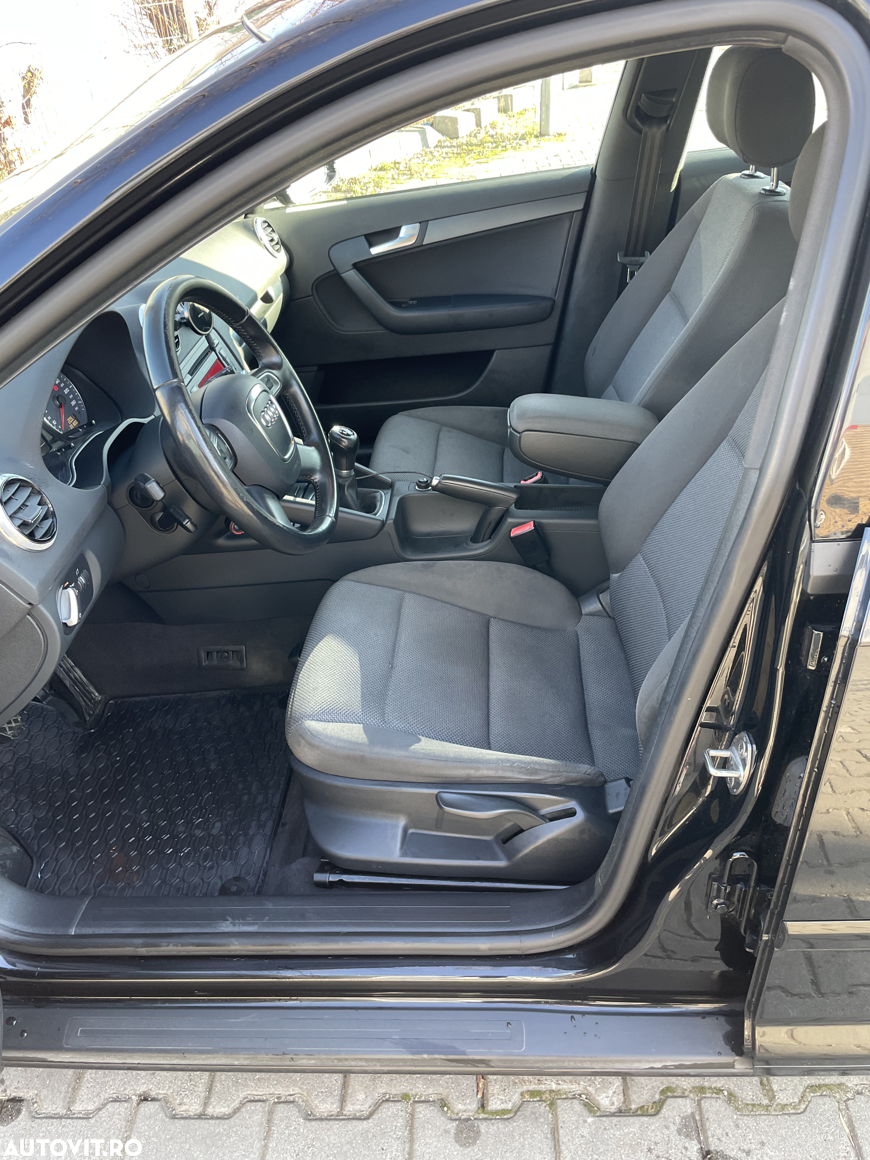 Audi A3 1.6 TDI Sportback DPF Attraction - 8